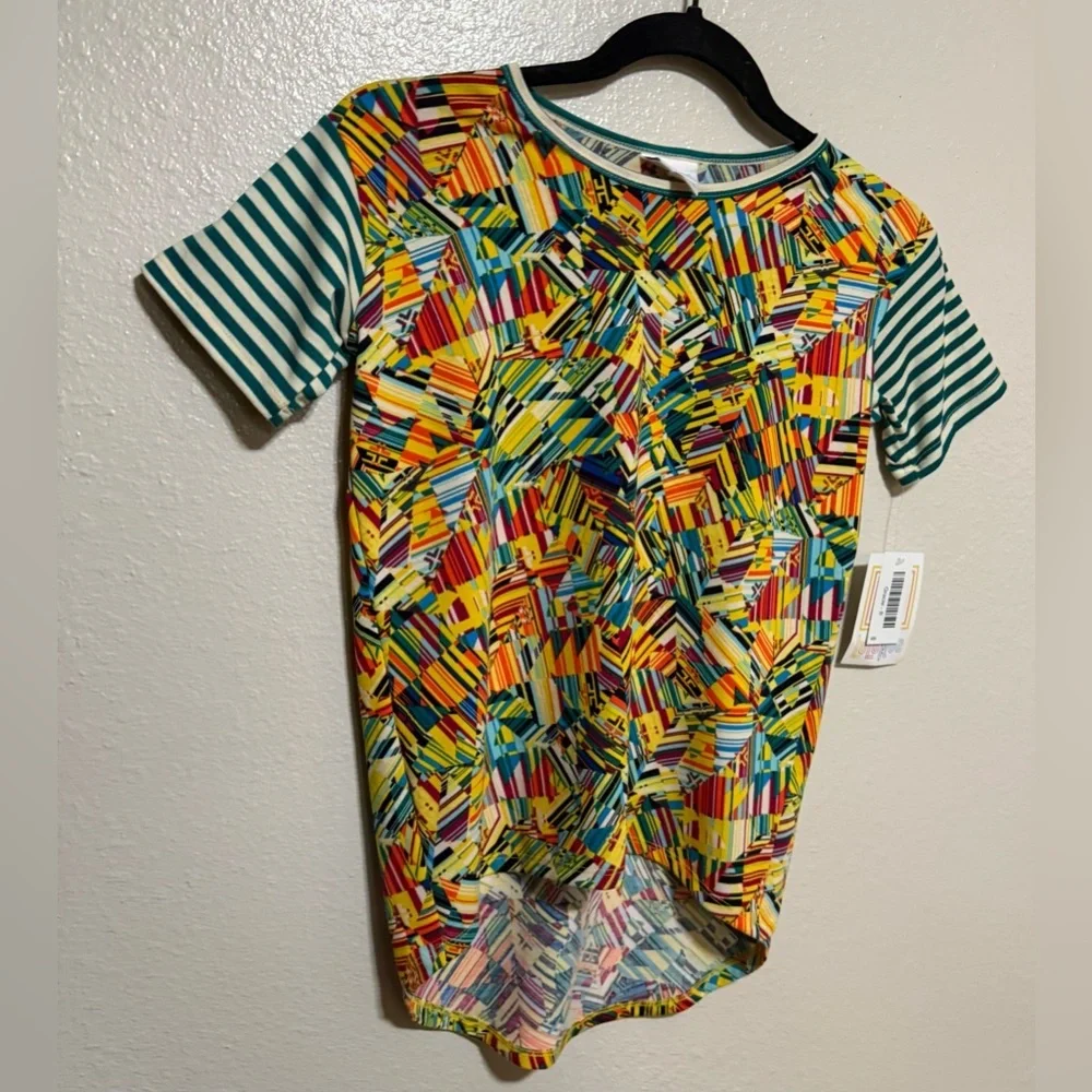 LuLaRoe Girls Gracie Geometric Print Top | Multicolor | Size 8 | NWT